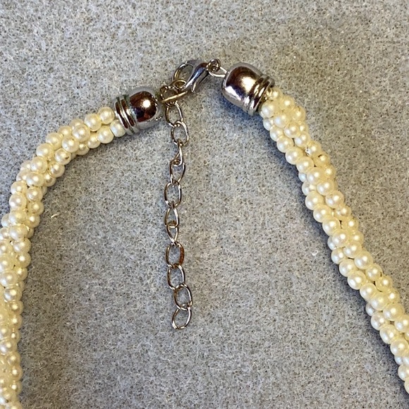 FINAL SALE PRICE Pearl Twist Adjustable Necklace W/Pearl/Rhinestones - Picture 3 of 4